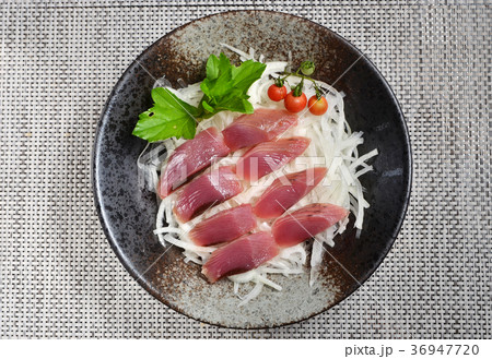 Swordfish  sashimi 36947720