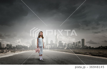 Little girl with bear 36948145