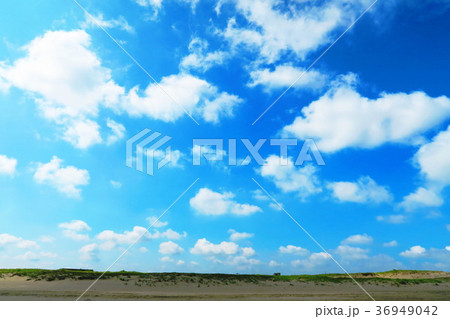 青空と白雲 36949042
