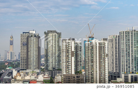 Crane on top of building in Bangkok, Thailand Crane on top of building in Bangkok, Thailand 36951085