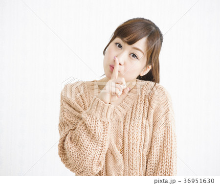 女性　若い女性 36951630