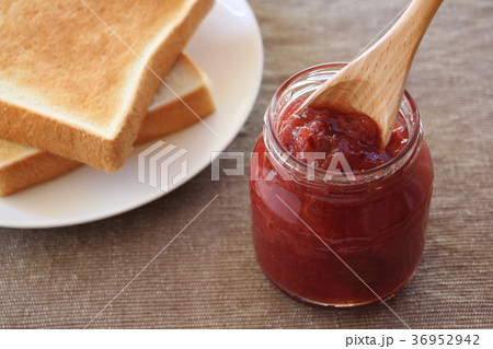 イチゴジャムとトースト 36952942