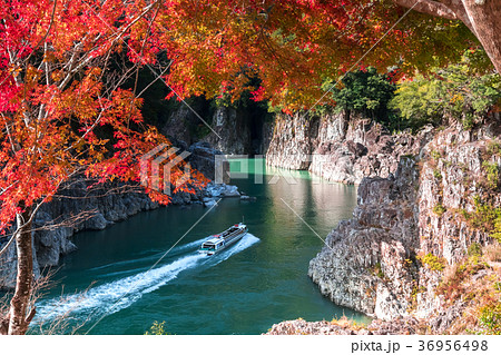 秋の瀞峡の写真素材