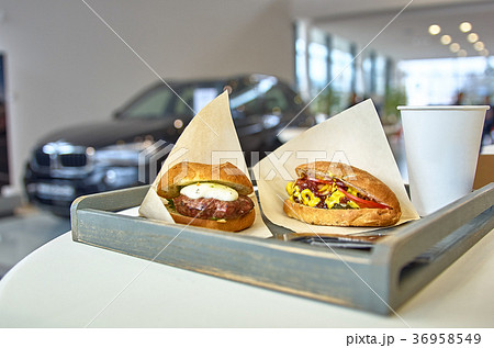 Prepare delicious burger with fried meat 36958549