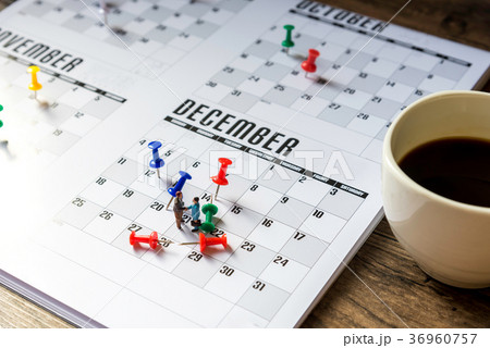 miniature employees handshaking. business contract 36960757