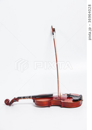 Violin with bow isolated on white 36964028