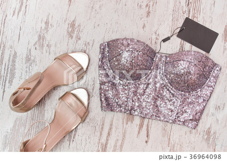 Top in sequins with tag, golden shoes Top in sequins with tag, golden shoes 36964098