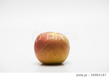 Red apple isolated on white 36964187