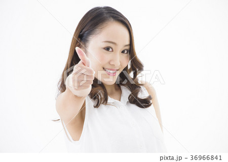 女性　若い女性 36966841