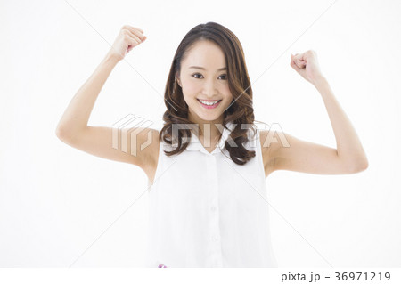 女性　若い女性 36971219
