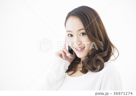 女性　若い女性 36971274
