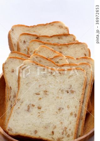 ライ麦入り食パン 36972653