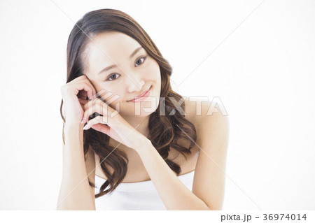 ビューティー 女性 ビューティ 若い女性 ビューティー 女性 ビューティ 若い女性 36974014
