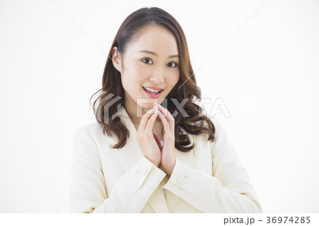 女性　ビジネス　若い女性 36974285