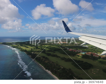 着陸する飛行機2 36974640