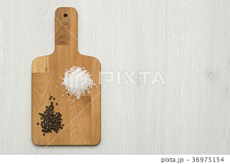 salt and pepper 36975154