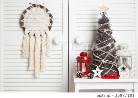 Christmas dream catcher on door background Christmas dream catcher on door background 36977181