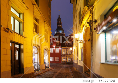 Night street in the Old Town of Riga, Latvia Night street in the Old Town of Riga, Latvia 36977328