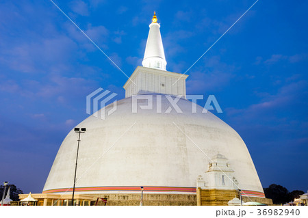 Ruwanwelisaya stupa in Anuradhapura, Sri Lanka Ruwanwelisaya stupa in Anuradhapura, Sri Lanka 36982940