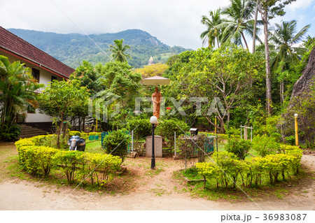 Aluvihara Rock Temple, Matale Aluvihara Rock Temple, Matale 36983087