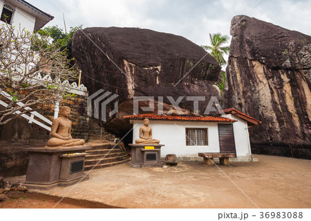 Aluvihara Rock Temple, Matale Aluvihara Rock Temple, Matale 36983088