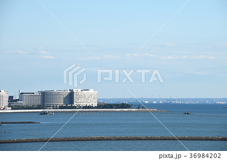 東京都江東区新木場より千葉県浦安市方面を望む 東京都江東区新木場より千葉県浦安市方面を望む 36984202