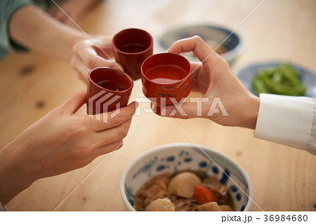 日本酒、乾杯　 36984680