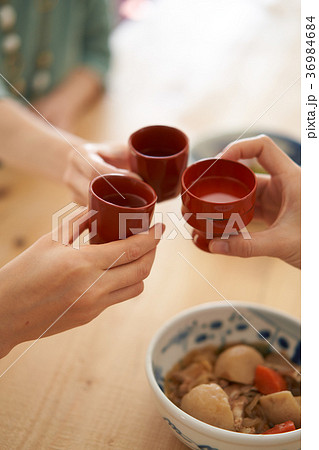 日本酒、乾杯 日本酒、乾杯 36984684