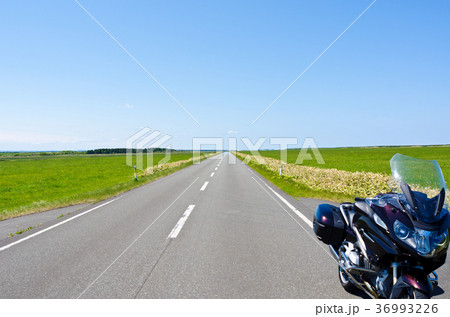 一本道　道の風景　エサヌカ線  36993226