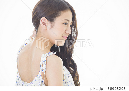ビューティー 女性 笑顔 ヘアケア ビューティー 女性 笑顔 ヘアケア 36993293
