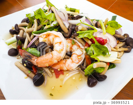 Yanagi Mutsutake spicy salad with shrimp. 36993521