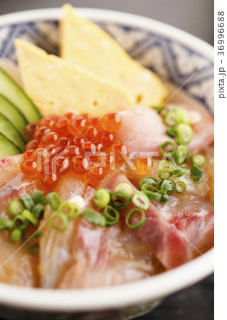 海鮮丼縦写真 36996688