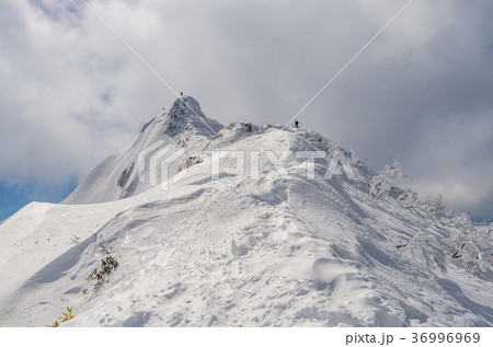 雪山の稜線と雲 雪山の稜線と雲 36996969