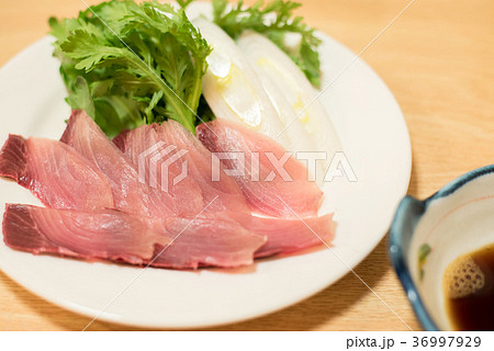 寒ブリのしゃぶしゃぶ 36997929