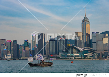 九龍半島から望む香港の風景 36998087