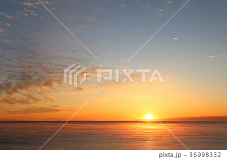 12月末の日の出 茨城県日立市 久慈浜海岸 12月末の日の出 茨城県日立市 久慈浜海岸 36998332