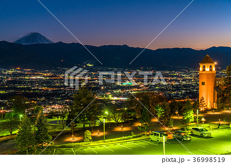 山梨県 新日本三大夜景 笛吹川フルーツ公園の夜景の写真素材