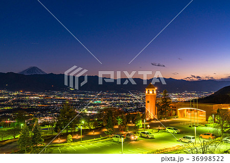 山梨県 新日本三大夜景 笛吹川フルーツ公園の夜景の写真素材