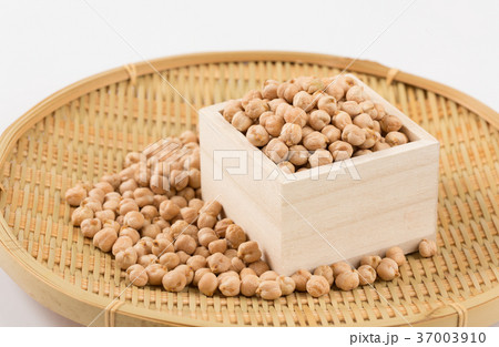 升に入ったひよこ豆 升に入ったひよこ豆 37003910