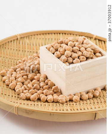 升に入ったひよこ豆 37003912