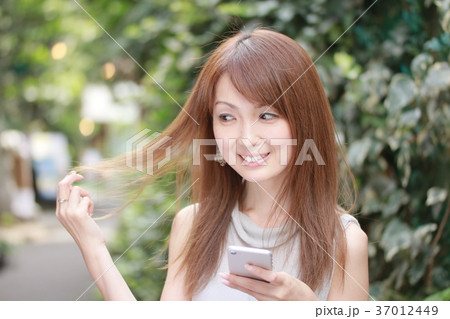美しい髪と歯の美女 美しい髪と歯の美女 37012449