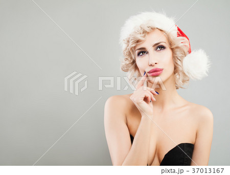 Beautiful Girl Fashion Model with Long Hair Beautiful Girl Fashion Model with Long Hair 37013167