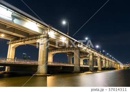 盤浦大橋夜景(韓国 ソウル) 盤浦大橋夜景(韓国 ソウル) 37014311