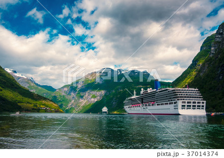 Breathtaking view of Sunnylvsfjorden fjord 37014374