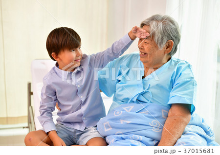 Patient Concept, Grandma's in the hospital, Waiting for someone Patient Concept, Grandma's in the hospital, Waiting for someone 37015681