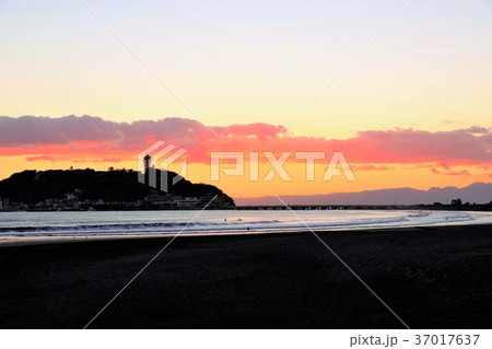 江の島夕景 37017637