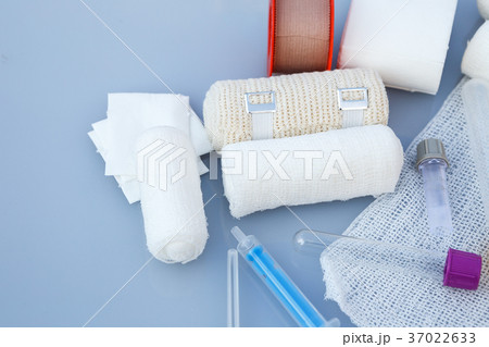Medical bandages with sticking plaster Medical bandages with sticking plaster 37022633
