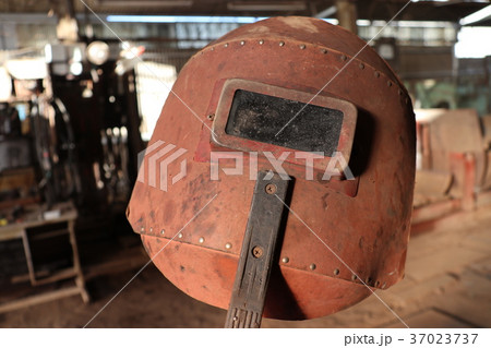 古びた溶接用 手持ち遮光面 37023737