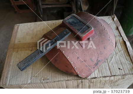 古びた溶接用 手持ち遮光面 37023739