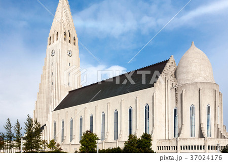 building of Hallgrimskirkja church in Reykjavik 37024176